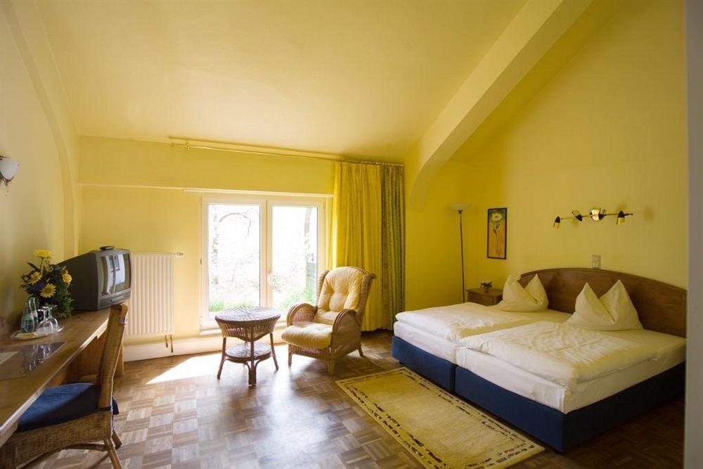 Villa Sophienhoehe Kerpen  Room photo